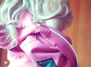 Hot amateur webcam teen masturbates for their fans