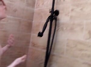 Amateur czech teen in her first toy induced orgasm