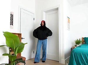 Roxie Sinner - Punishing Stepsis For Stealing Clothes