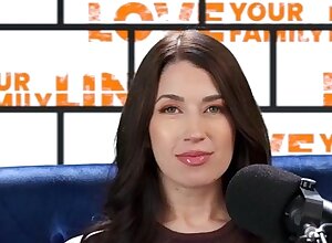 Help Alex I Fuck My Stepsis - Alex Coal, Aria Valencia