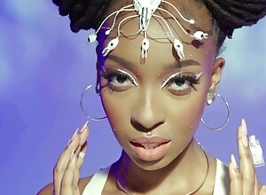 Beautiful big tits black babe hot posing